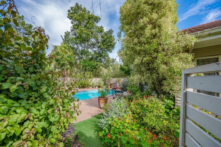 6 Bedroom Property for Sale in Golden Acre Western Cape